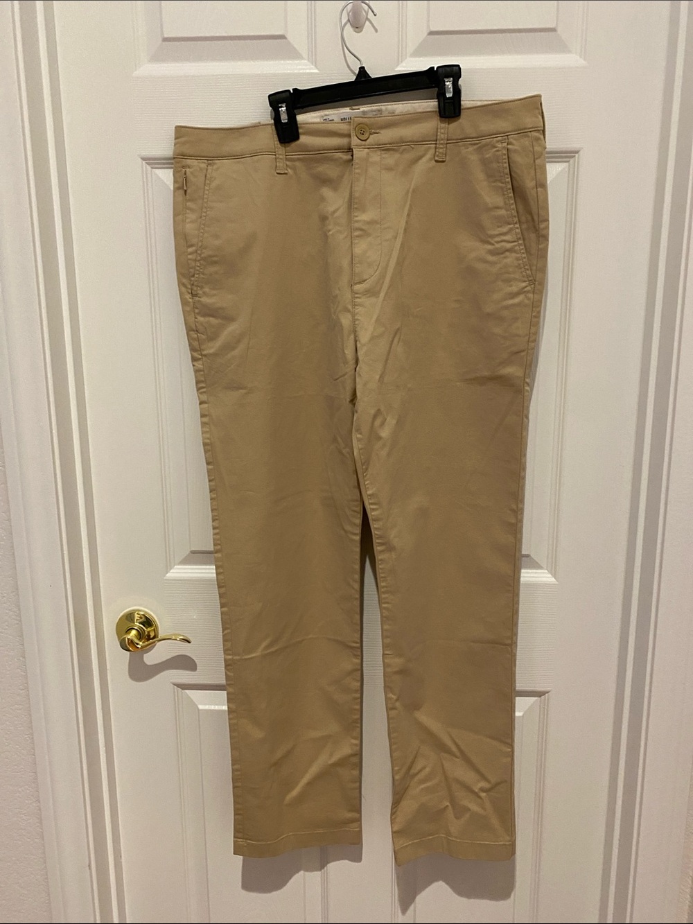 Hollister Men's Tan Straight Chino Pants 36x32